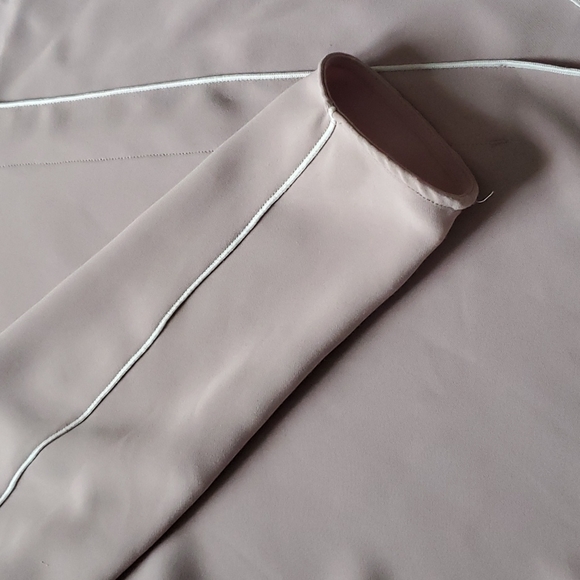 Aritzia Babaton blouse - Picture 10 of 12